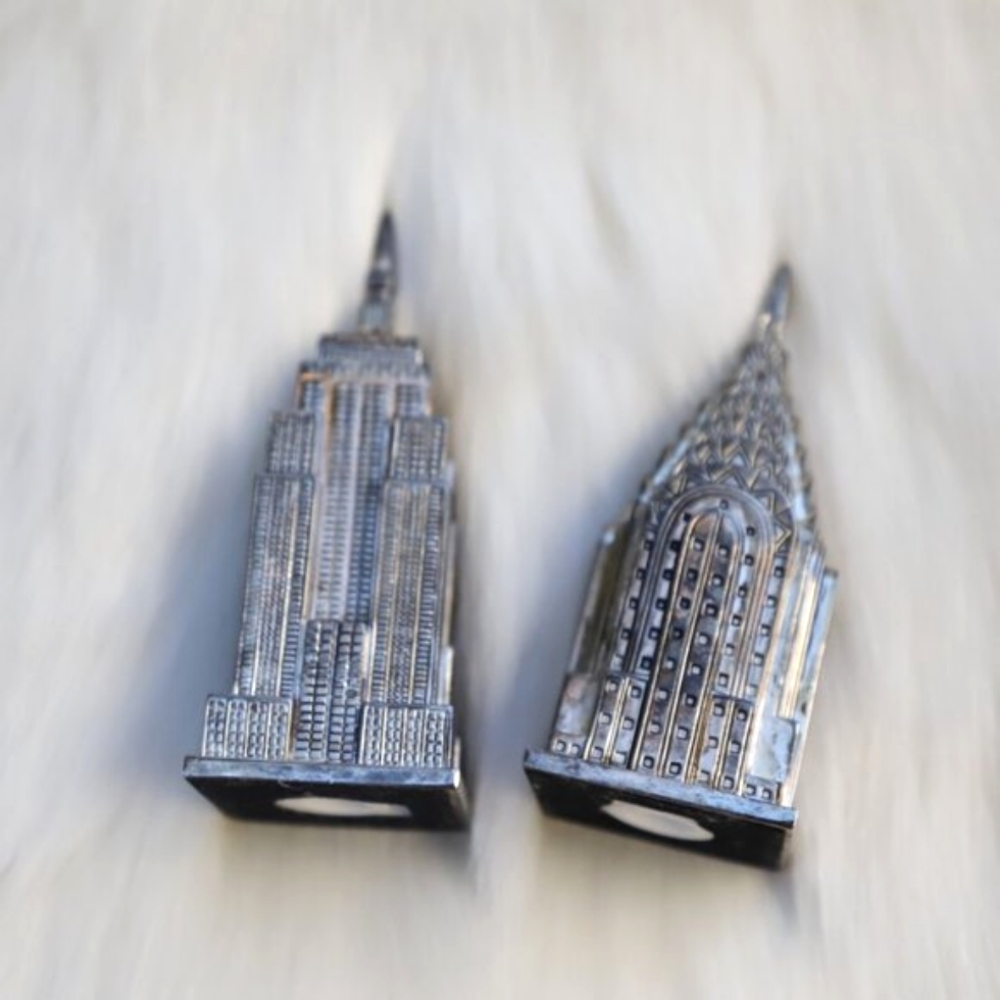 New York Salt And Pepper Shakers - Picture 3 of 4